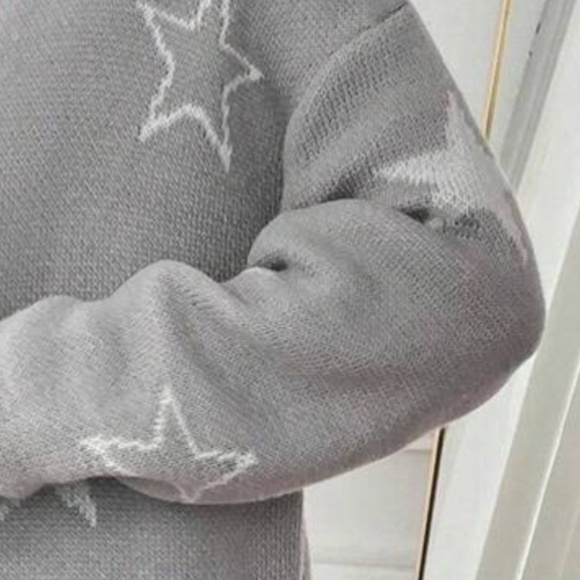 Cozy Grey Star Print Open Front Knit Cardigan - Picture 6 of 9